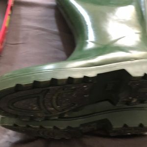 A green sugar rain boots